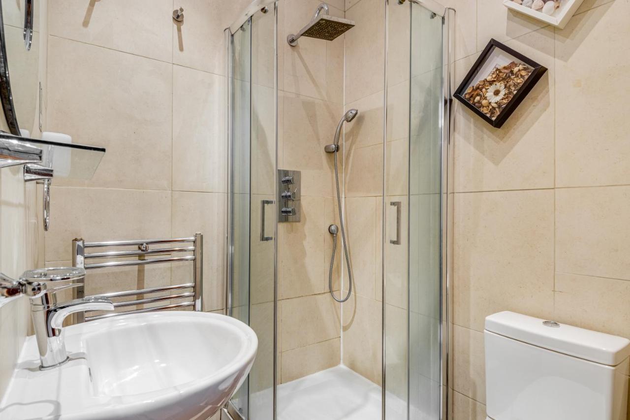 Apartament Care London- *